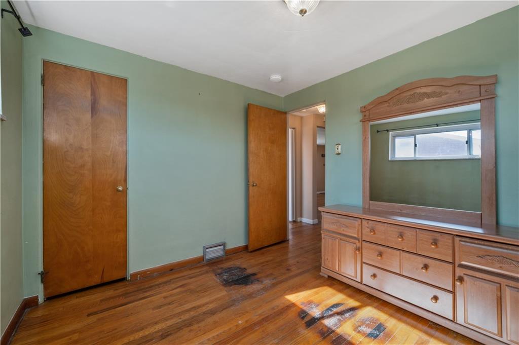 1647 Hollyrood Road Pittsburgh, PA 15227 - Photo 12 of 26 Gallery Image 12