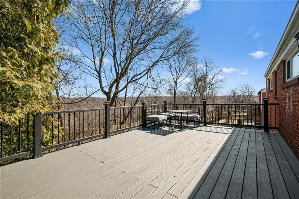 1647 Hollyrood Road Pittsburgh, PA 15227 - Photo 20 of 26 Gallery Image 20
