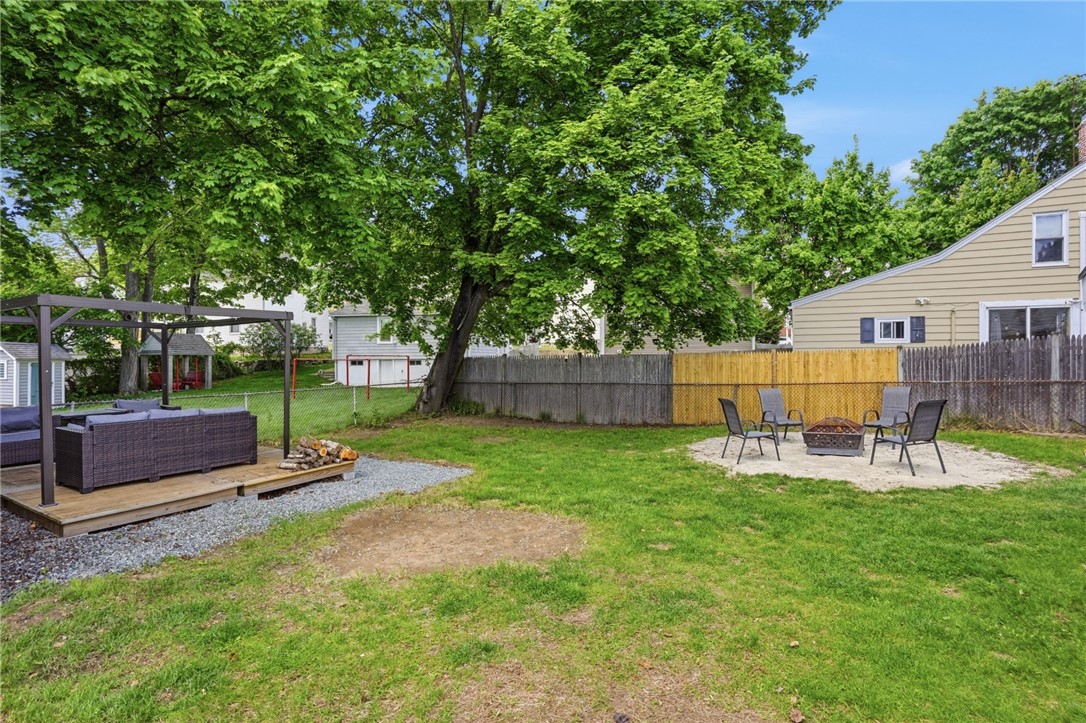 5 Maple Avenue Smithfield, RI 02917 - Photo 29 of 33