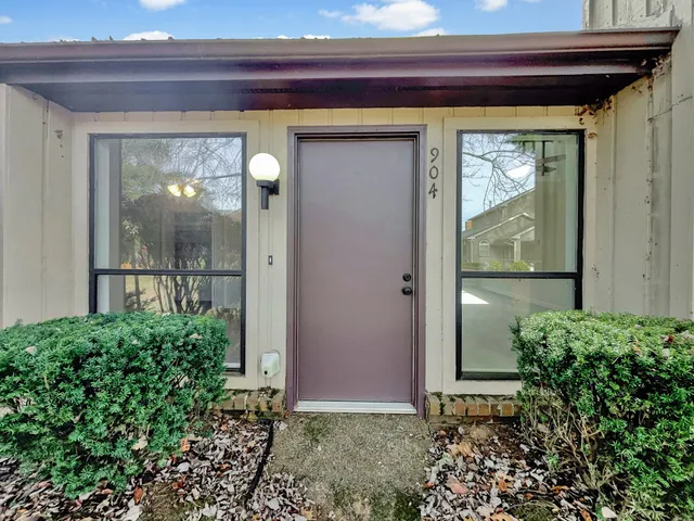 $242,000 | 904 Old Fountain Place, Hermitage, TN 37076