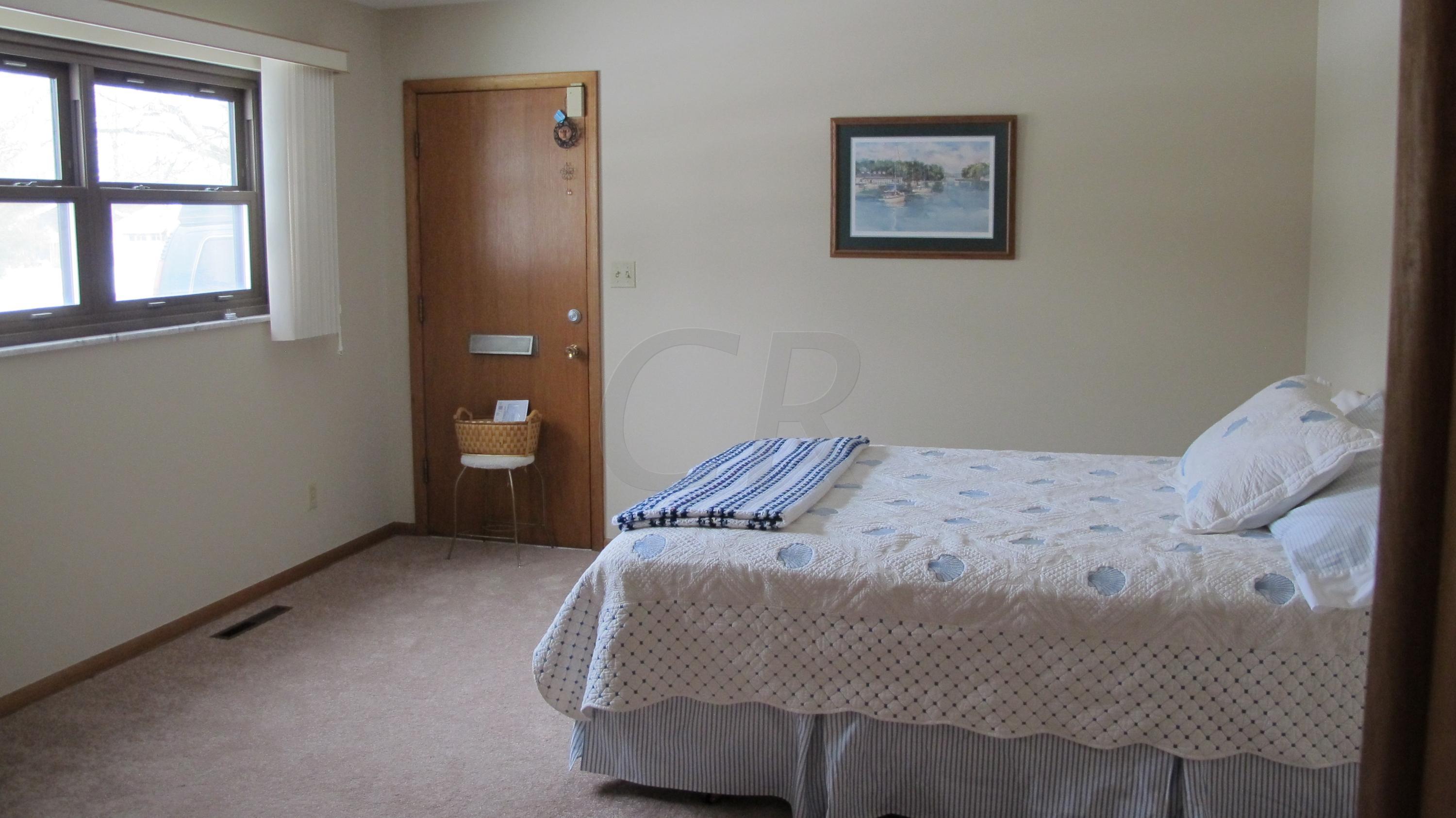 4159 Woodbridge Road Columbus, OH 43220 - Photo 12 of 27