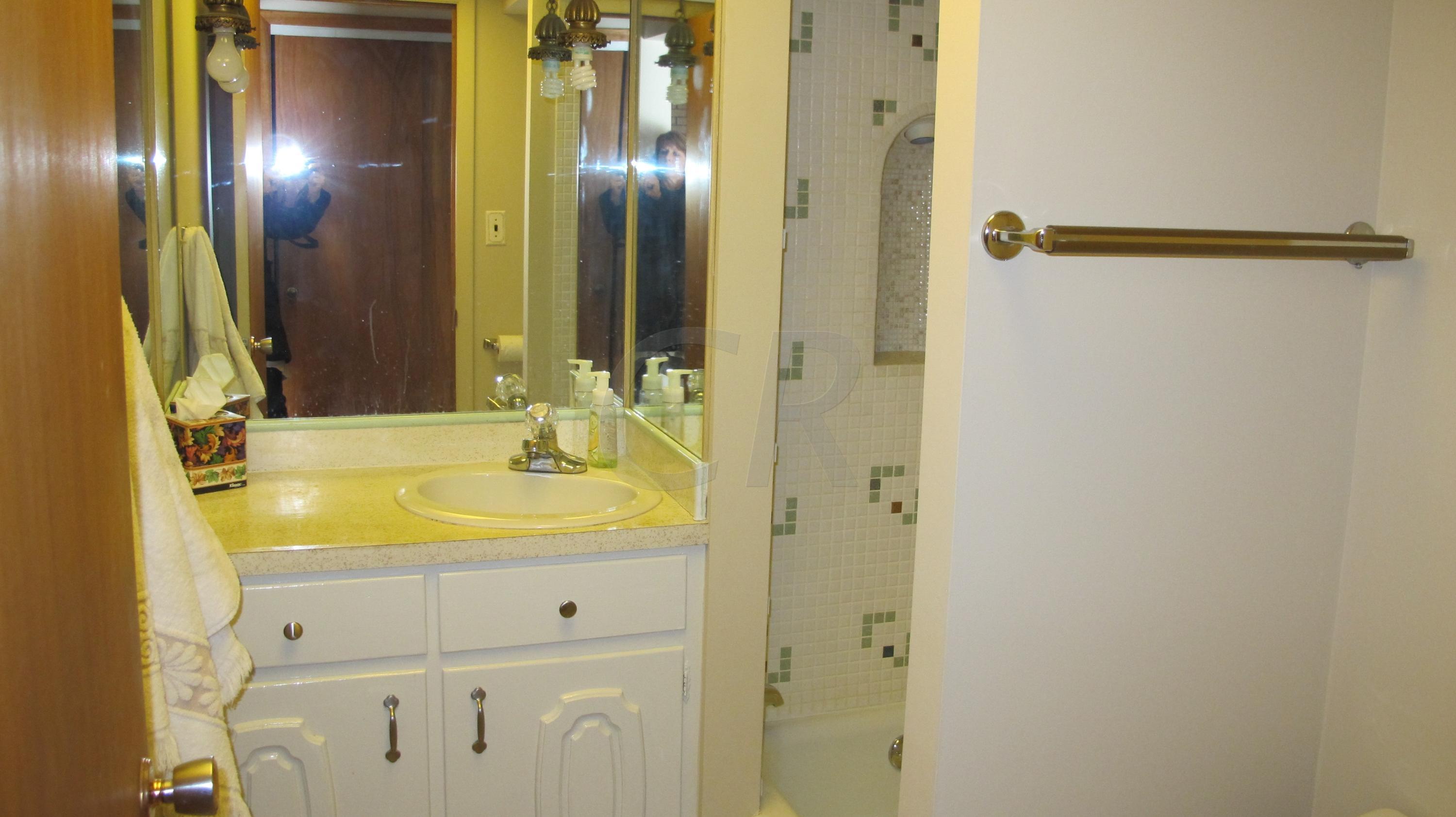 4159 Woodbridge Road Columbus, OH 43220 - Photo 13 of 27