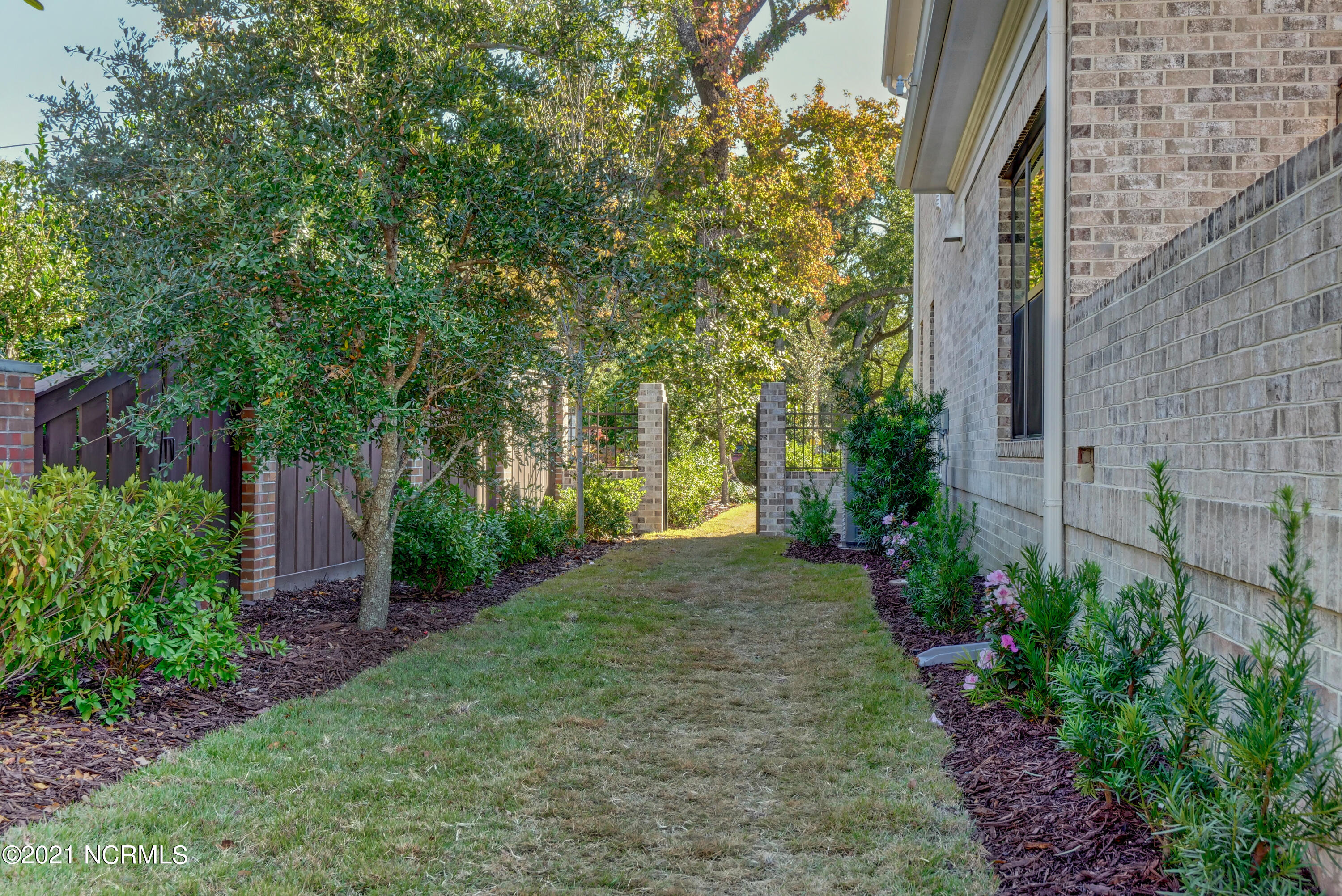 1412 Country Club Road Wilmington, NC 28403 - Photo 36 of 41 P6877517_18_19_20_21_22_23