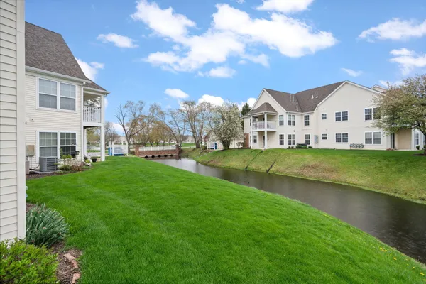 $205,000 | 955 Misty Glen Drive, Valparaiso, IN 46385