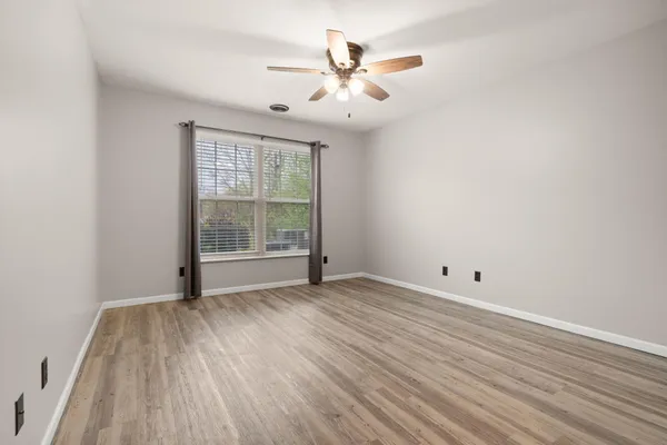 $205,000 | 955 Misty Glen Drive, Valparaiso, IN 46385