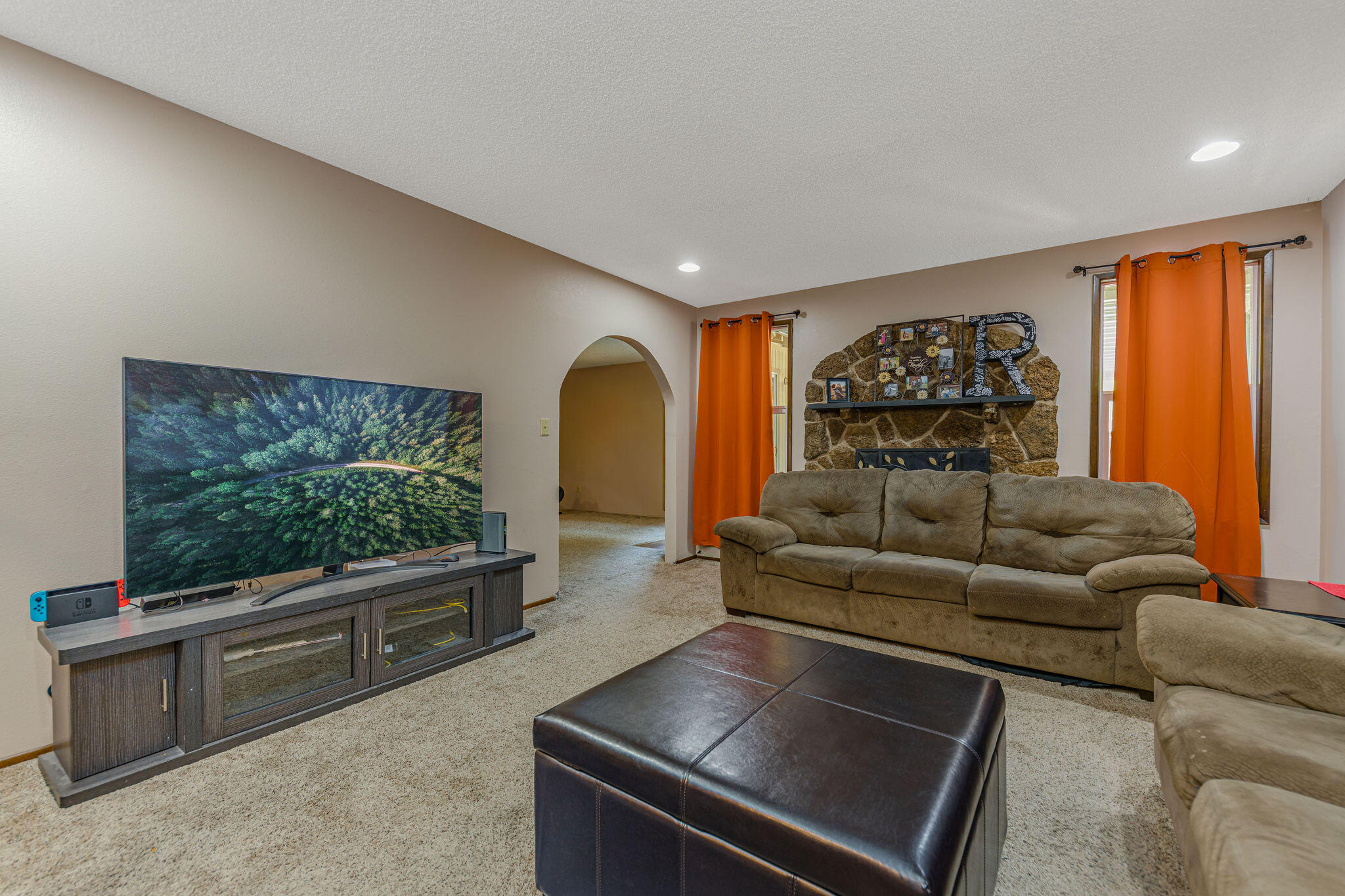 1045 Freeman Road Central Point, OR 97502 - Photo 5 of 22 HD-20