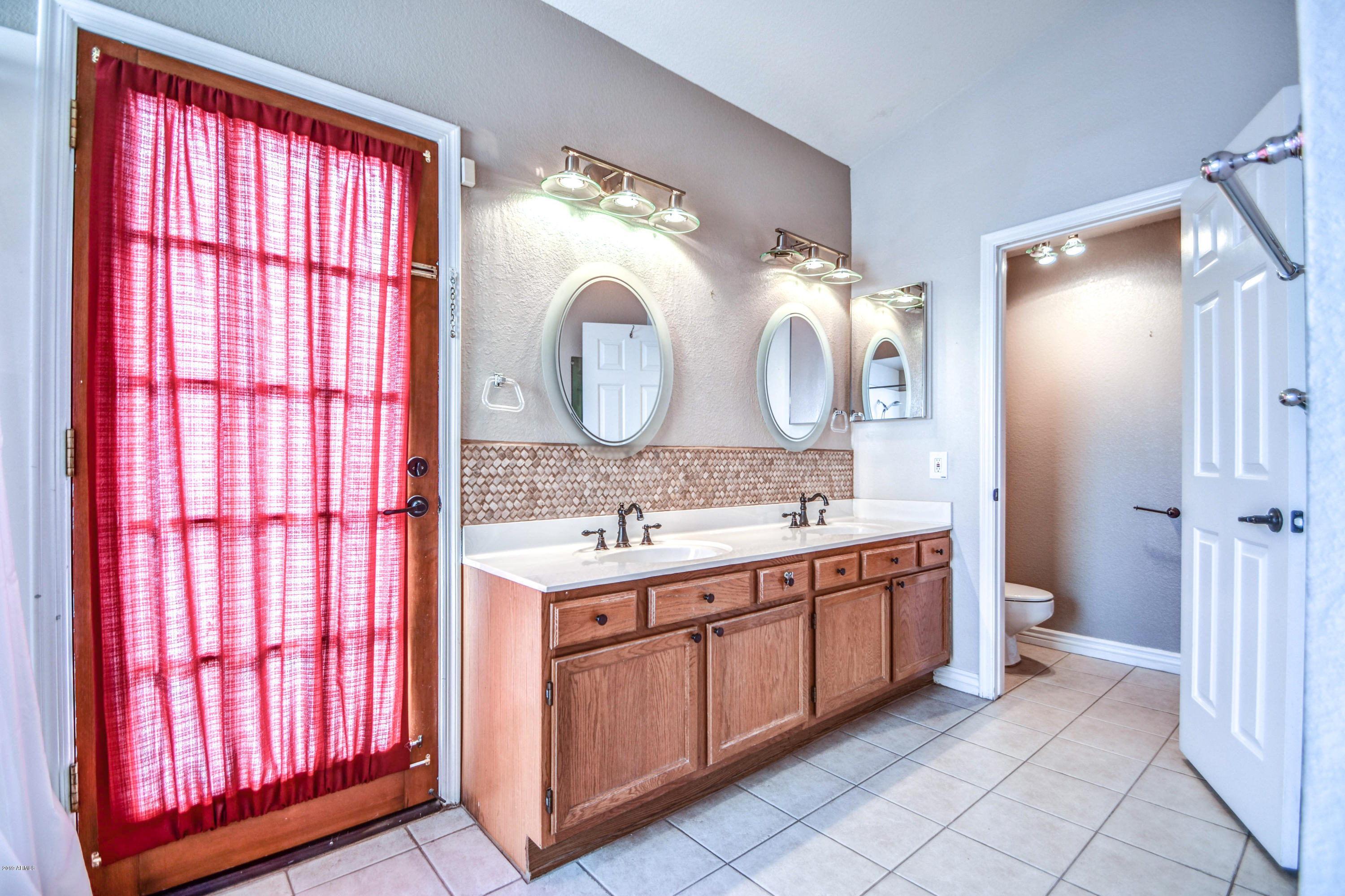 17 South Riata Drive Gilbert, AZ 85296 - Photo 33 of 61 MASTER BATH 1
