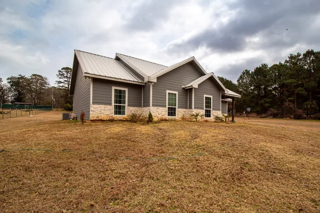 $440,000 | 365 Running Deer Road, Grapeland, TX 75844