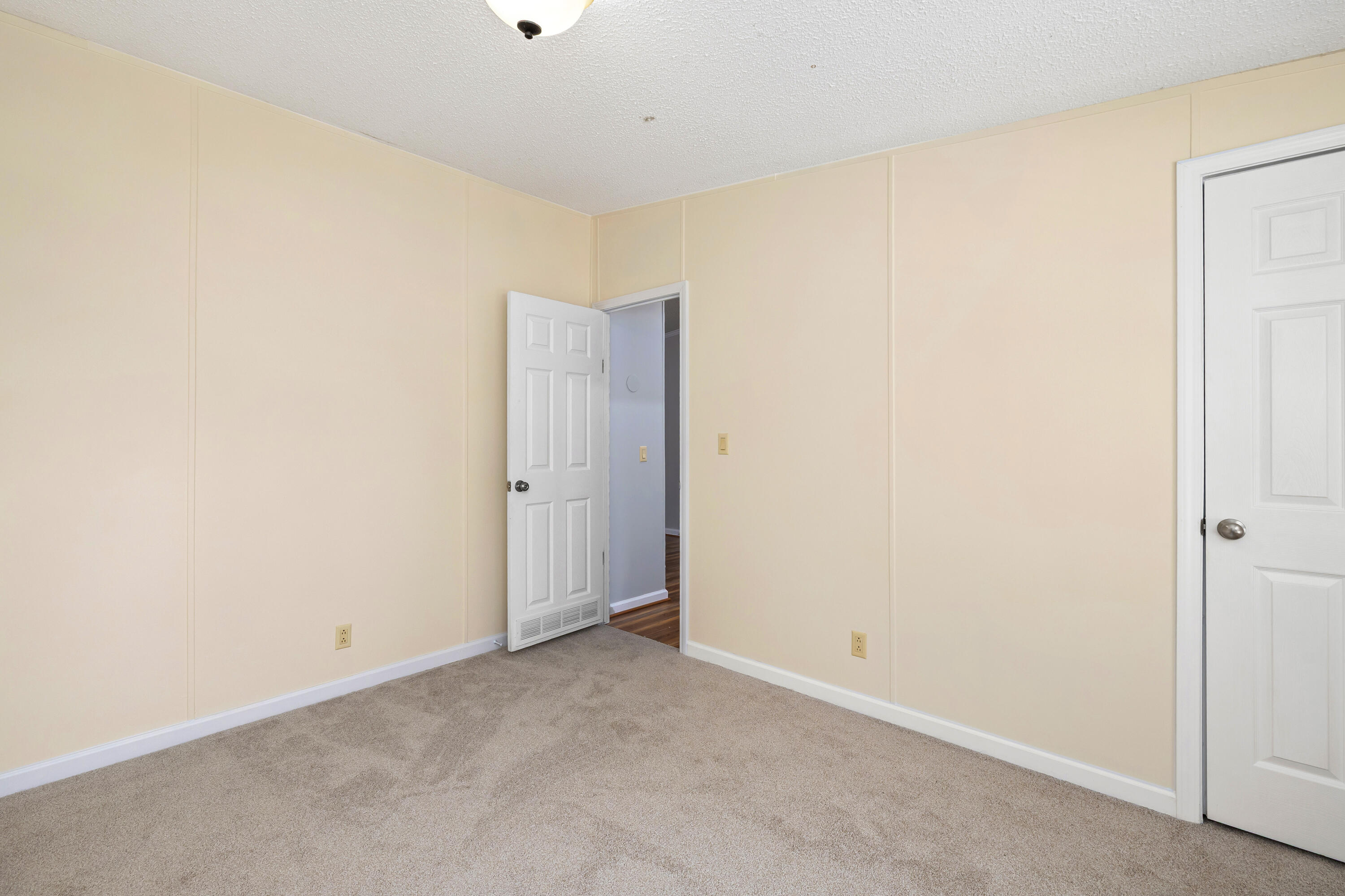 1057 Limerick Lane Manning, SC 29102 - Photo 35 of 38 54
