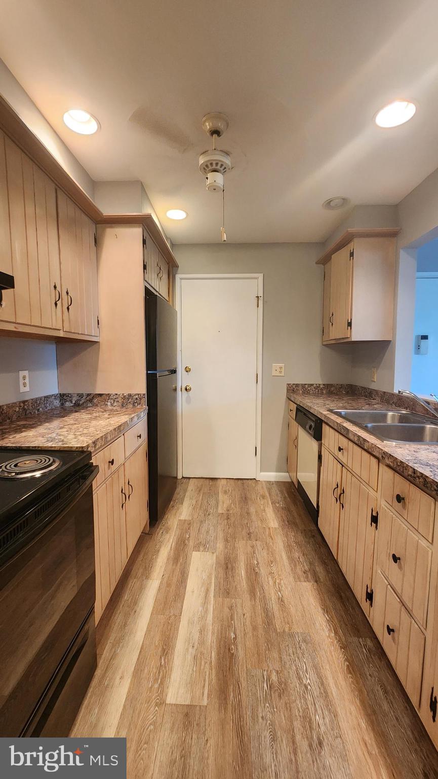 804 Vaughn Road, Unit C12 Pottstown, PA 19465 - Photo 2 of 12 Kitchen