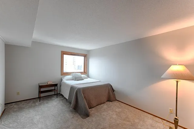 $118,900 | 66 9th Street East, Unit 1210, St. Paul, MN 55101