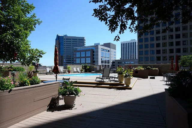 $118,900 | 66 9th Street East, Unit 1210, St. Paul, MN 55101