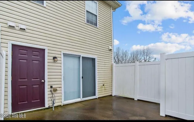 $1,125 | 2104 Flagstone Court, Unit A1, Greenville, NC 27834