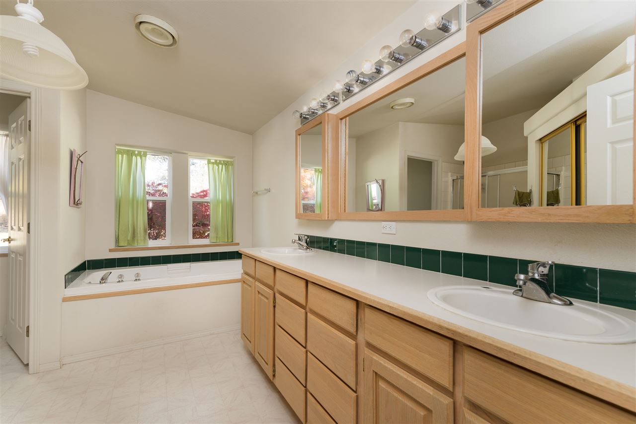 4401 East Farwell Road Mead, WA 99021 - Photo 11 of 20 Gallery Image 11