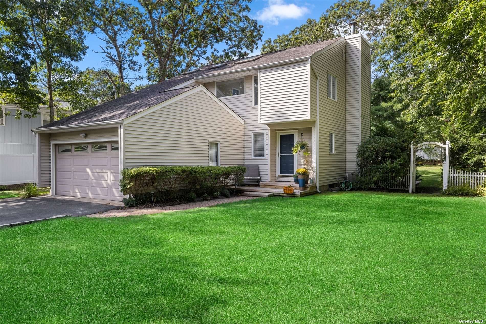 92 Springville Road Hampton Bays, NY 11946 - Photo 1 of 1 Gallery Image 1