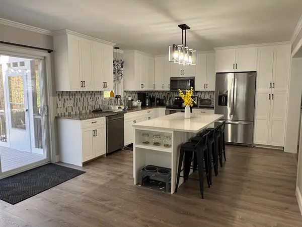 $689,900 | 683 North W Main Street, Douglas, MA 01516