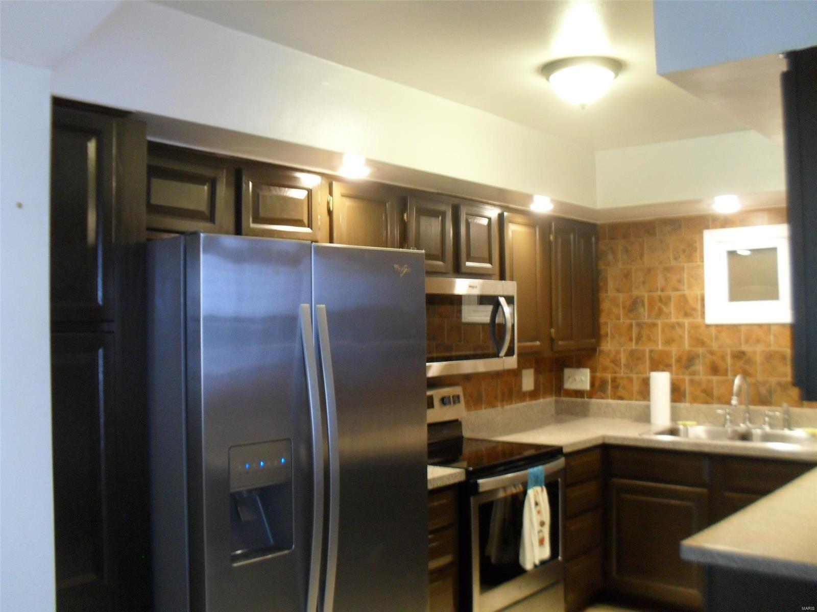 423 Sylvan Springs Road St. Louis, MO 63125 - Photo 8 of 29 Gallery Image 8