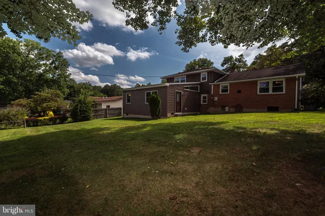 $479,900 | 230 Aronimink Drive, Newark, DE 19711