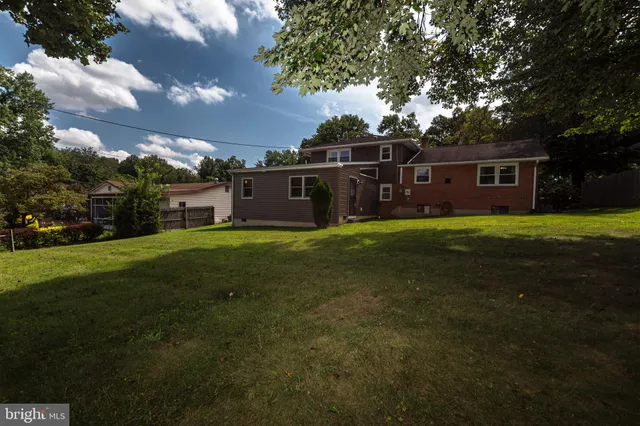 $479,900 | 230 Aronimink Drive, Newark, DE 19711