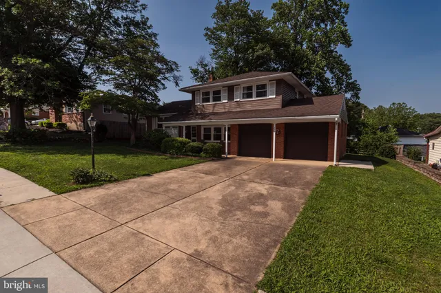 $479,900 | 230 Aronimink Drive, Newark, DE 19711