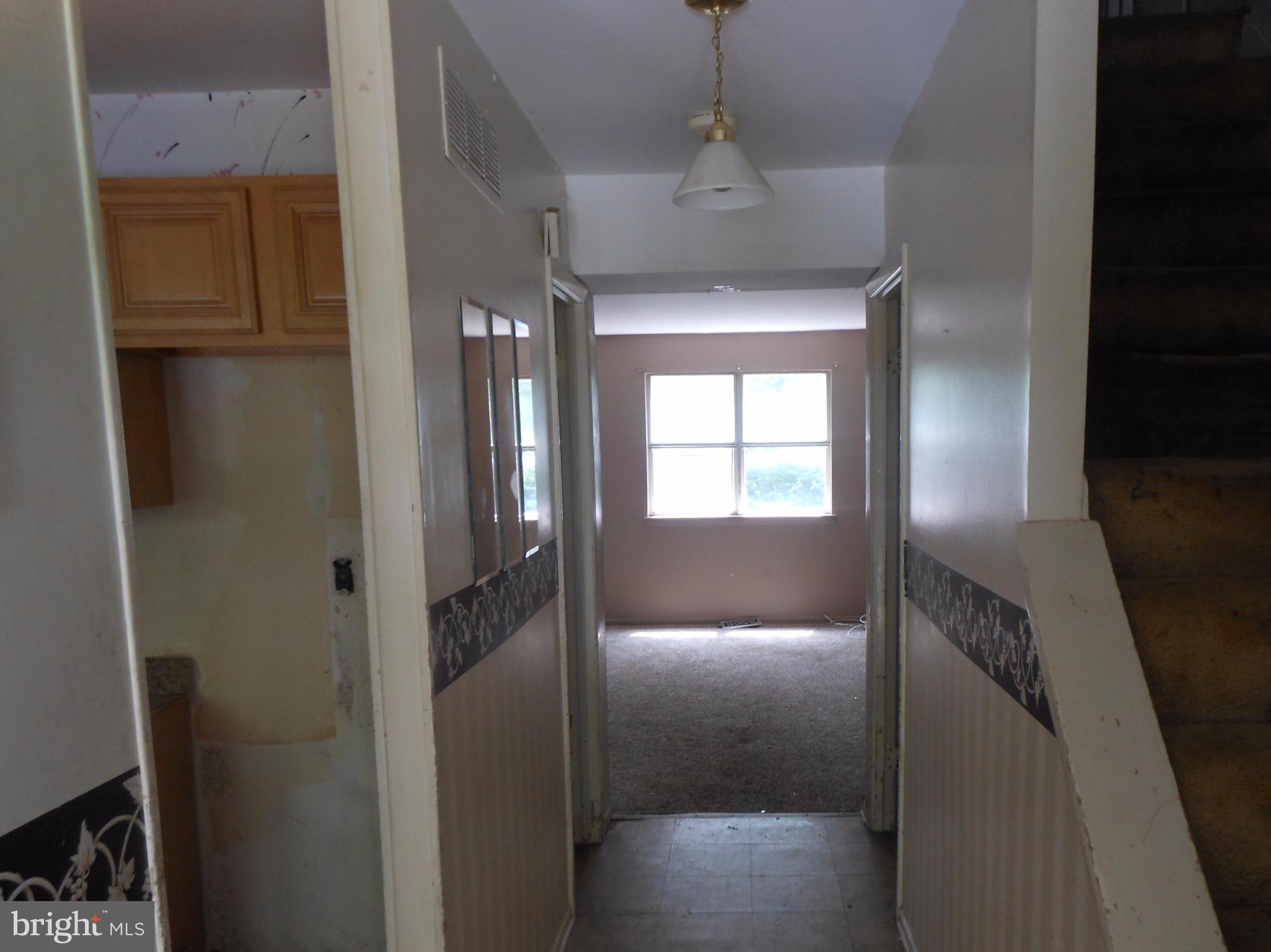9359 Pan Ridge Road Baltimore, MD 21234 - Photo 2 of 9 Interior (General)