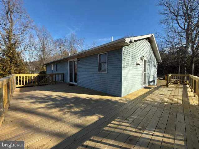 $2,250 | 18077 Raven Rocks Road, Bluemont, VA 20135