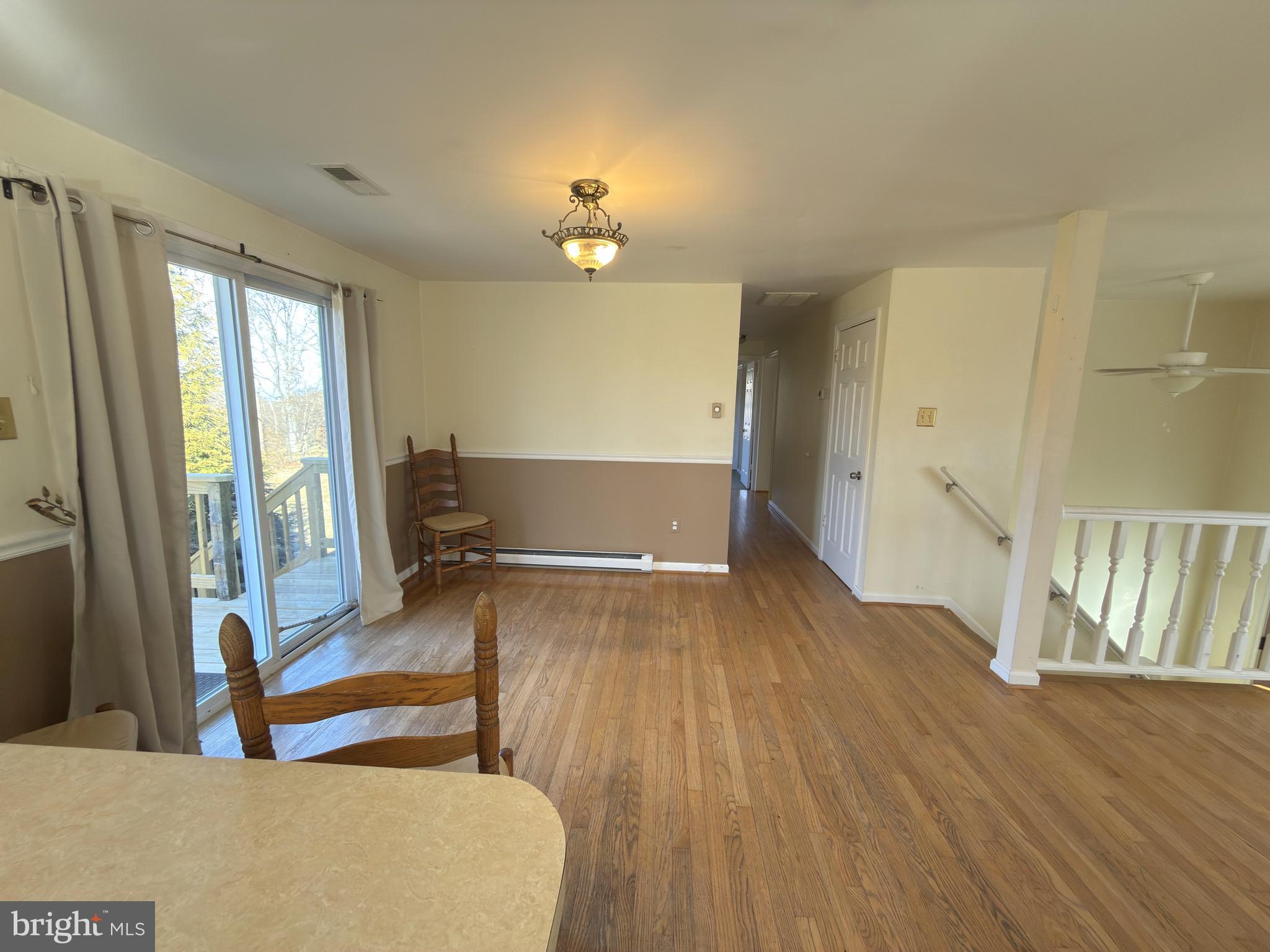 18077 Raven Rocks Road Bluemont, VA 20135 - Photo 6 of 25 18077 RAVEN ROCKS RD Dining Room