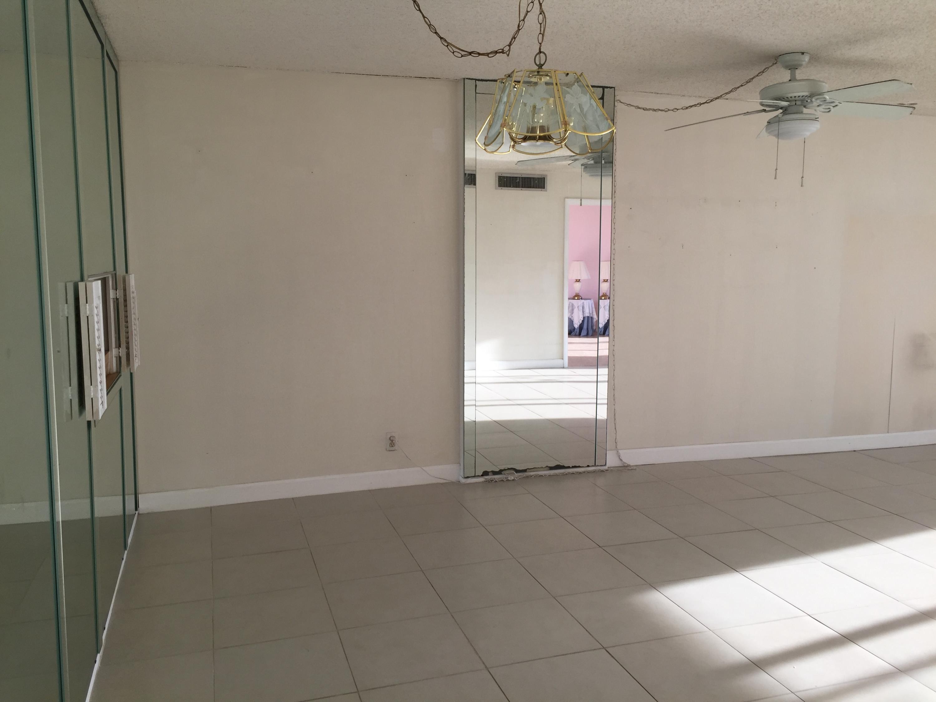 1627 Riverview Road, Unit 514 Deerfield Beach, FL 33441 - Photo 16 of 40 Dining Area