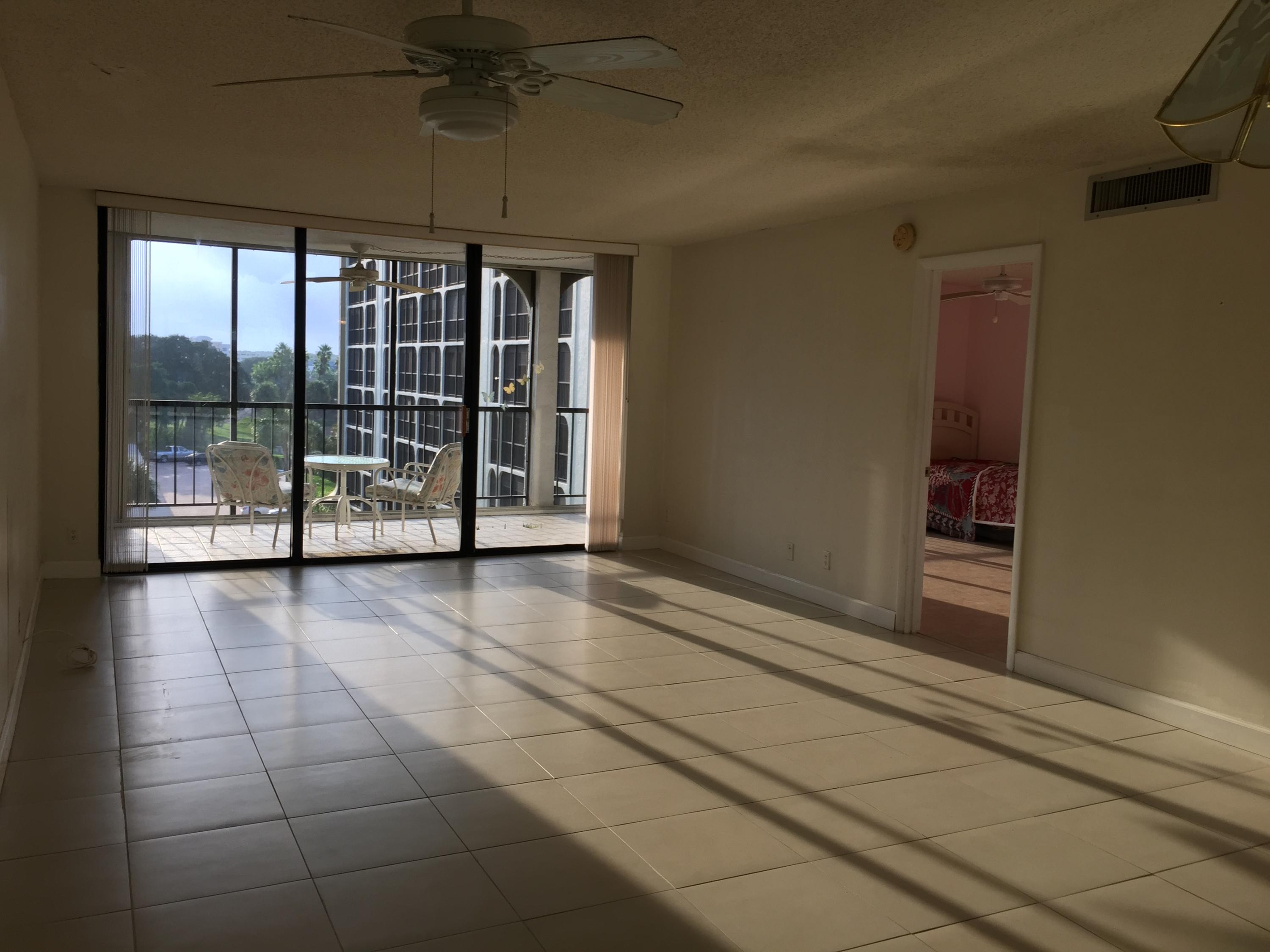 1627 Riverview Road, Unit 514 Deerfield Beach, FL 33441 - Photo 17 of 40 Bright Tiled Living Room