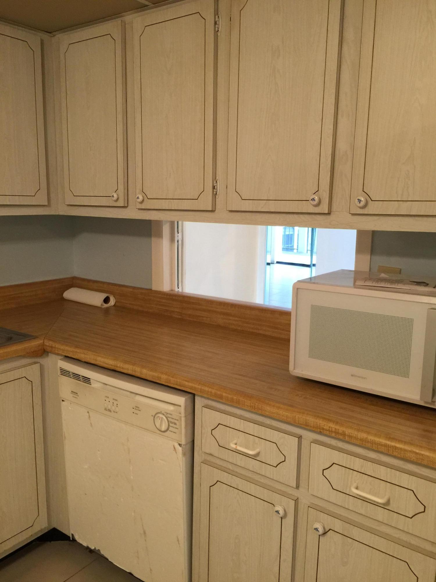 1627 Riverview Road, Unit 514 Deerfield Beach, FL 33441 - Photo 26 of 40 Pass Through To Dining Area