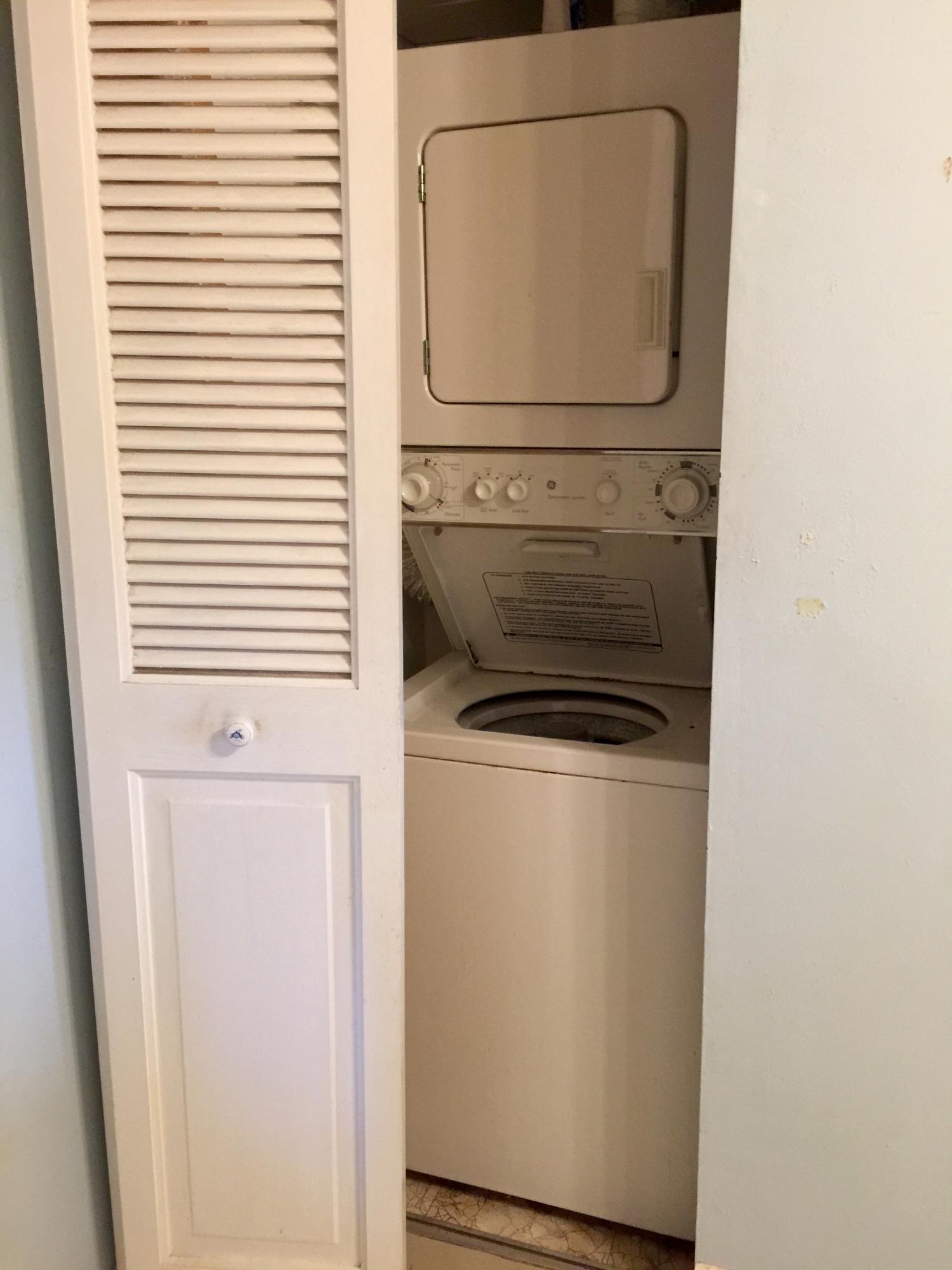1627 Riverview Road, Unit 514 Deerfield Beach, FL 33441 - Photo 27 of 40 Washer & Dryer In Unit