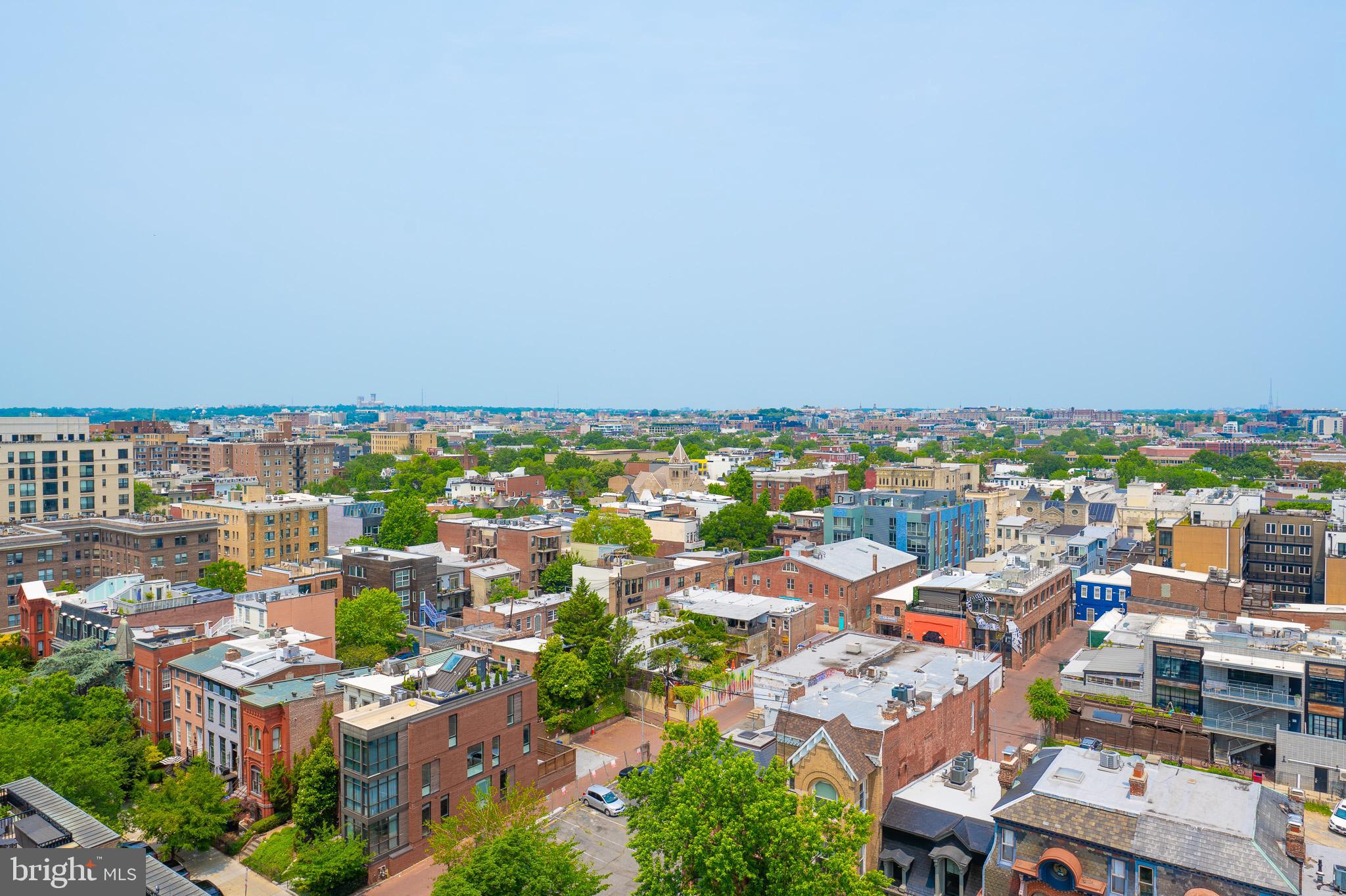 910 M Street Northwest, Unit 1022 Washington, DC 20001 - Photo 61 of 64 an aerial view of city and lake
