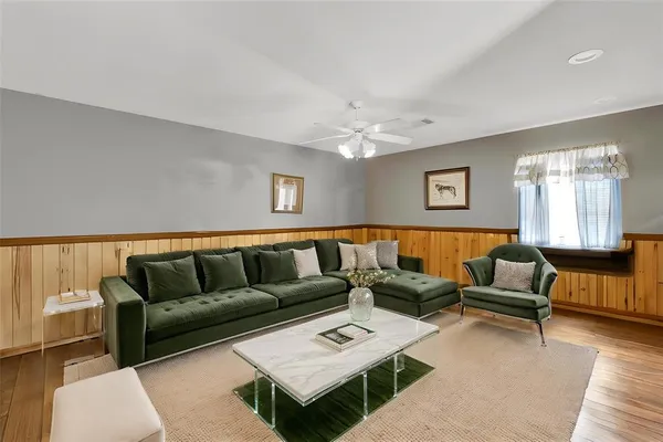 $1,300 | 3310 Darby Lane, Denton, TX 76207