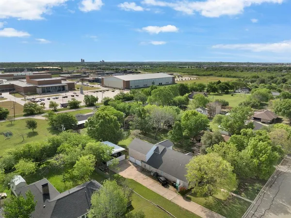 $1,500 | 3310 Darby Lane, Denton, TX 76207
