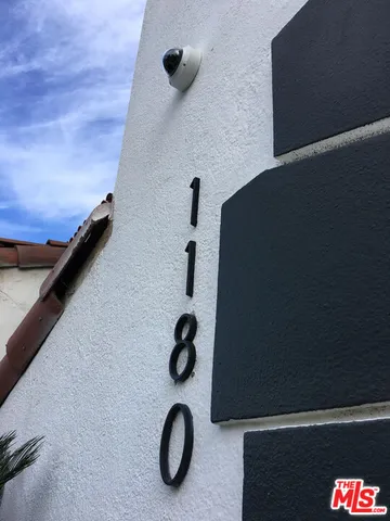 $5,100 | 1180 South Tremaine Avenue, Los Angeles, CA 90019