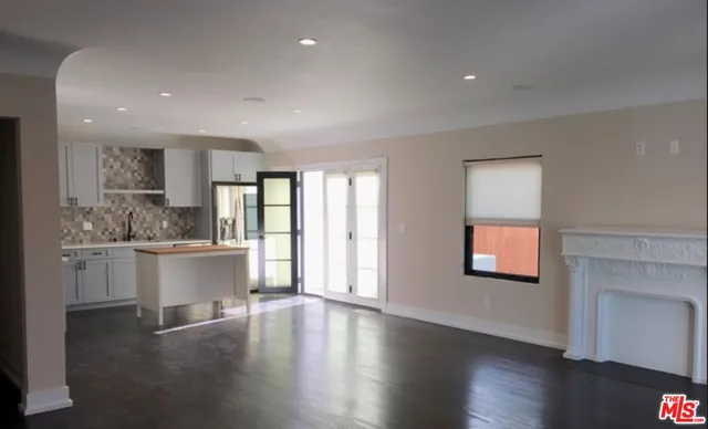 $5,100 | 1180 South Tremaine Avenue, Los Angeles, CA 90019