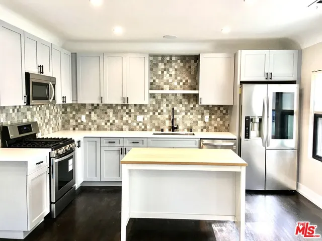 $5,100 | 1180 South Tremaine Avenue, Los Angeles, CA 90019