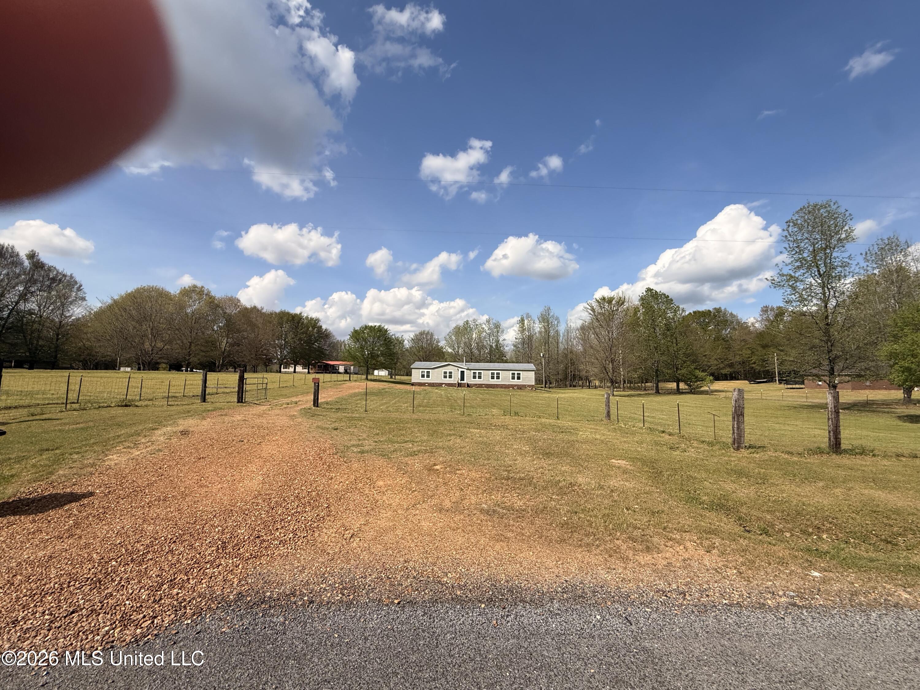 573 Alred Road Coldwater, MS 38618 - Photo 2 of 3 IMG_0809