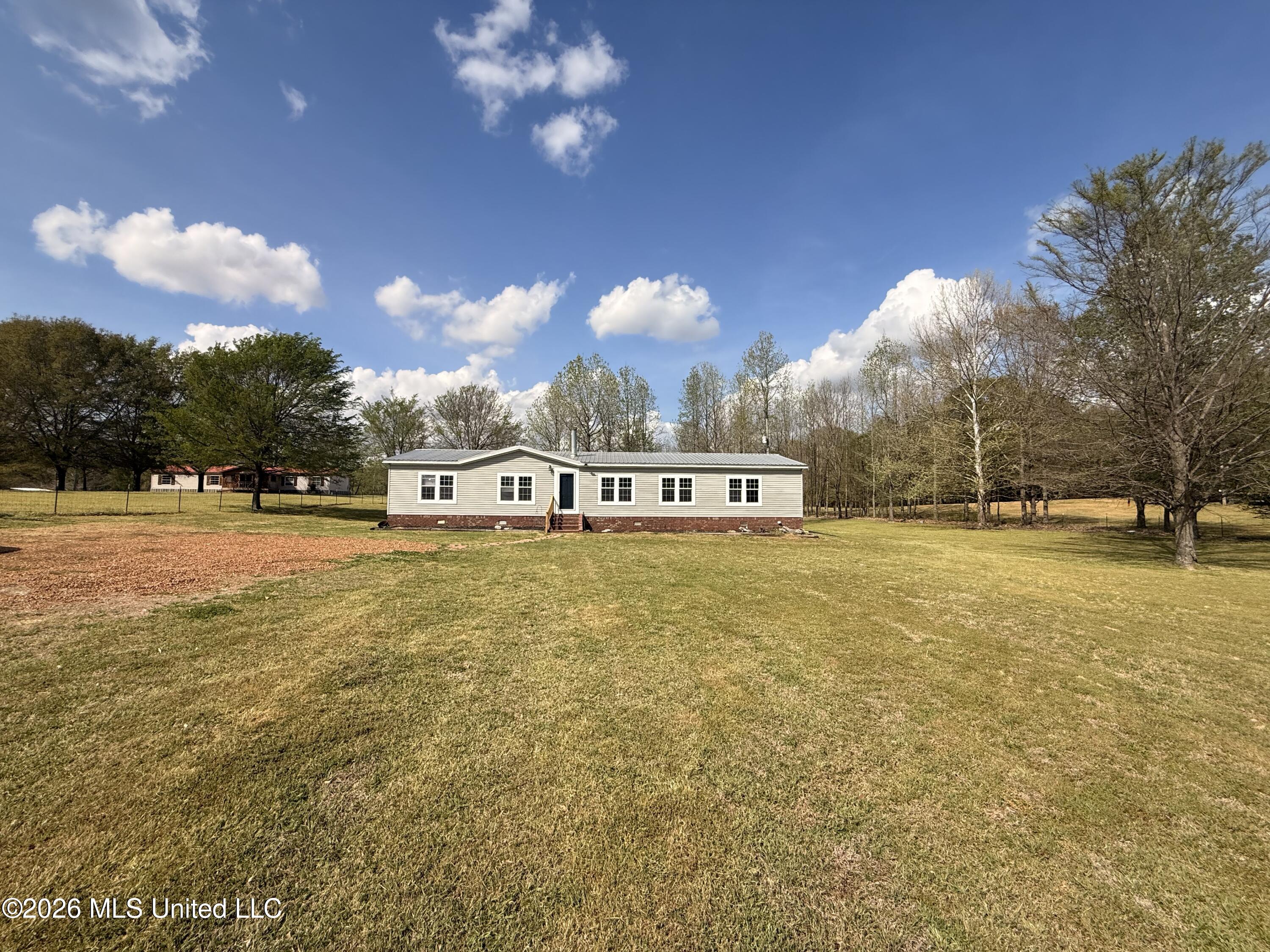 573 Alred Road Coldwater, MS 38618 - Photo 4 of 25 IMG_0807