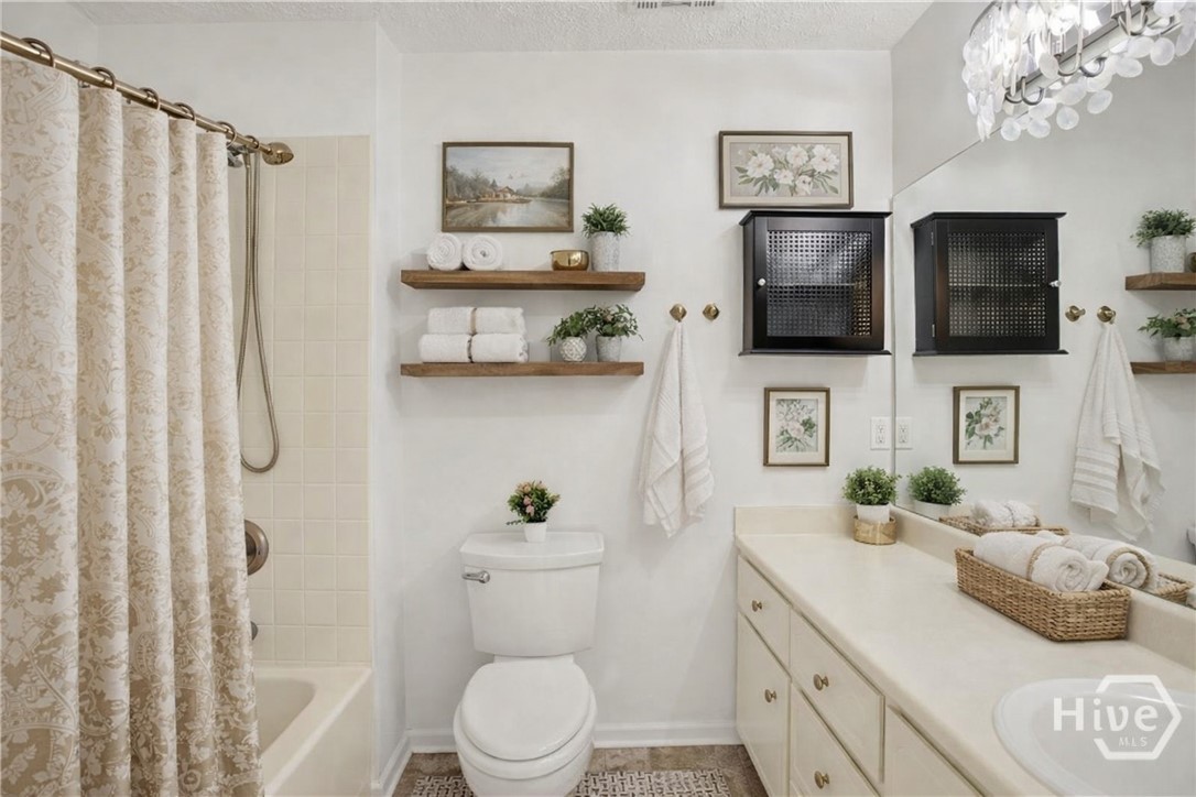 5 Rigger Court Savannah, GA 31410 - Photo 14 of 32 Primary Bedroom Staged