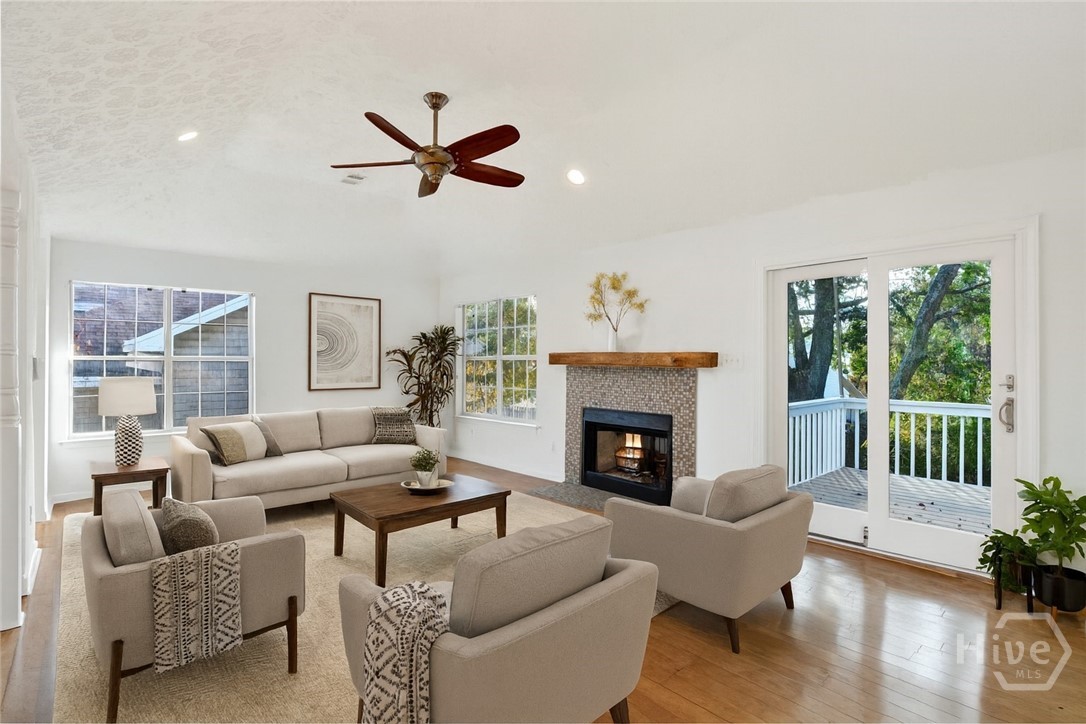 5 Rigger Court Savannah, GA 31410 - Photo 5 of 32 Living Room staged