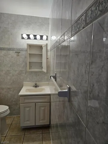 $1,700 | 575 High Mountain Road, Unit 3, North Haledon, NJ 07508