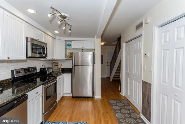 $2,000 | 131 Newport Bay Drive, Unit 2, Ocean City, MD 21842