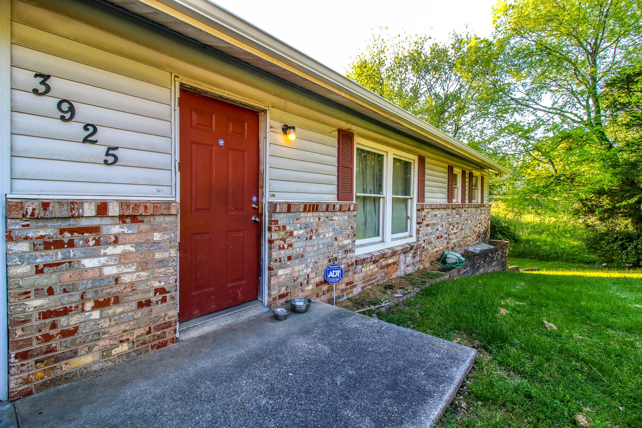 3925 Pleasant Ridge Road Knoxville, TN 37912 - Photo 4 of 32 Gallery Image 4