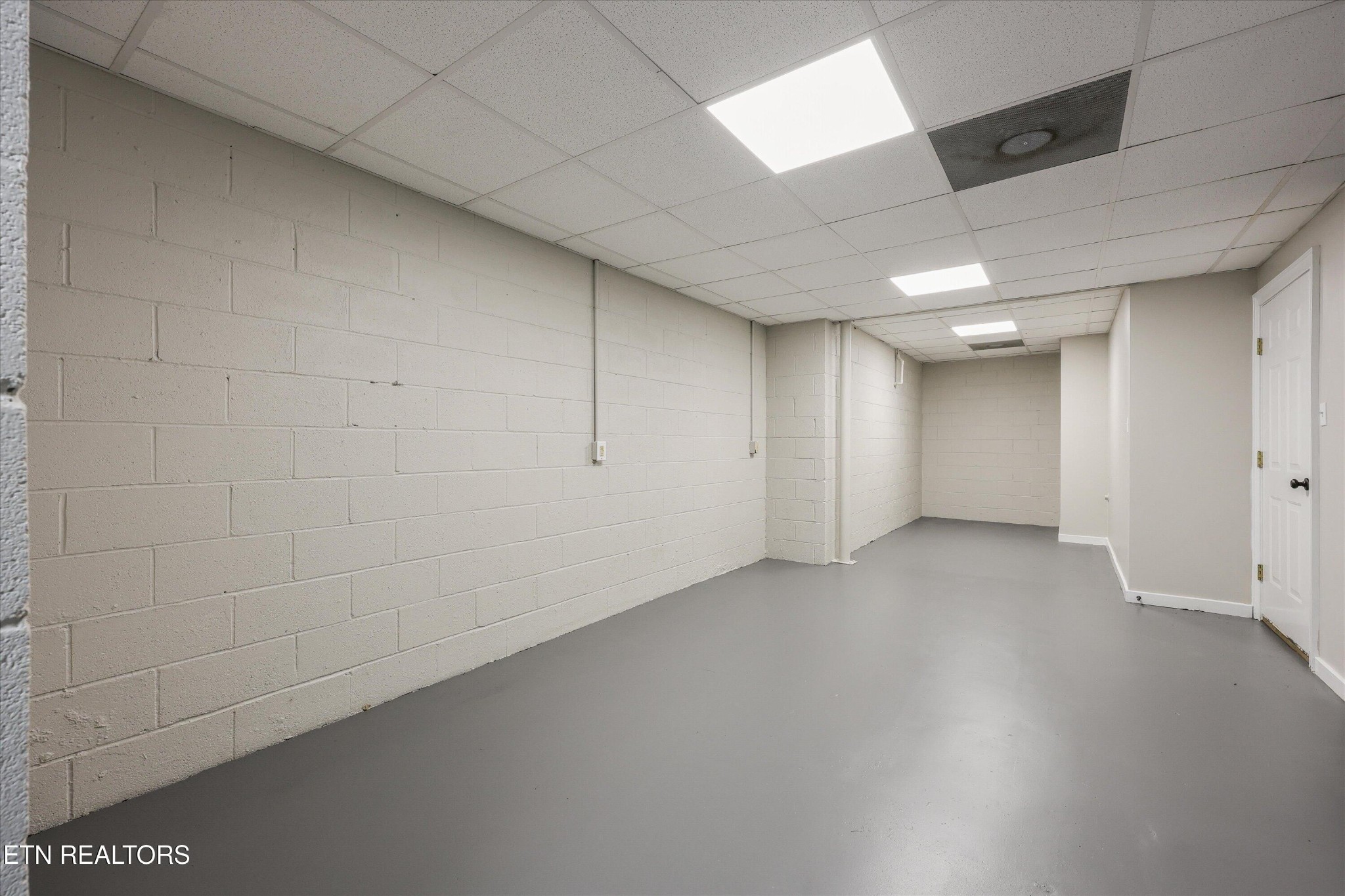 865 Stonegate Way Townsend, TN 37882 - Photo 43 of 60 a view of an empty room