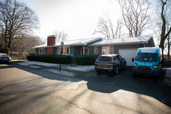 $3,800 | 11 Edgehill Road, Swampscott, MA 01907