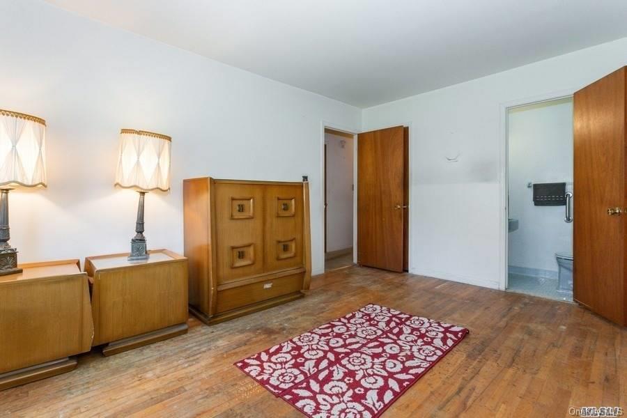 144-51 25th Road Queens, NY 11354 - Photo 8 of 20 1st Floor Master bedroom with half bath