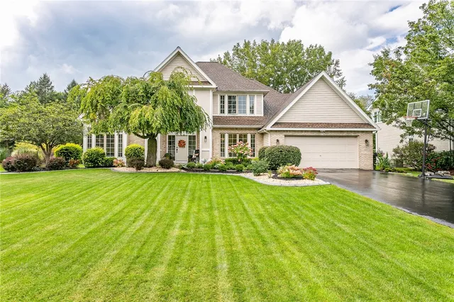 $599,900 | 9 Parham Drive, Penfield, NY 14526