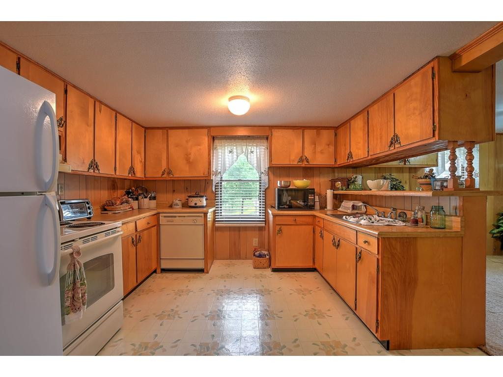 188 Forrest Road Fall Branch, TN 37656 - Photo 30 of 35 Photo 31