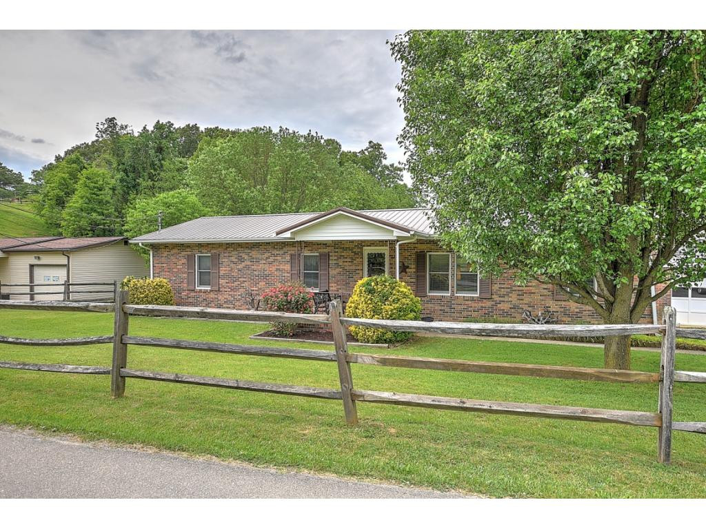 188 Forrest Road Fall Branch, TN 37656 - Photo 4 of 35 Photo 4